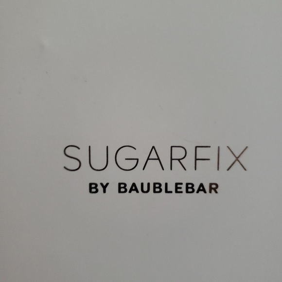 Pom Pom pirced earrings - Picture 2 of 3